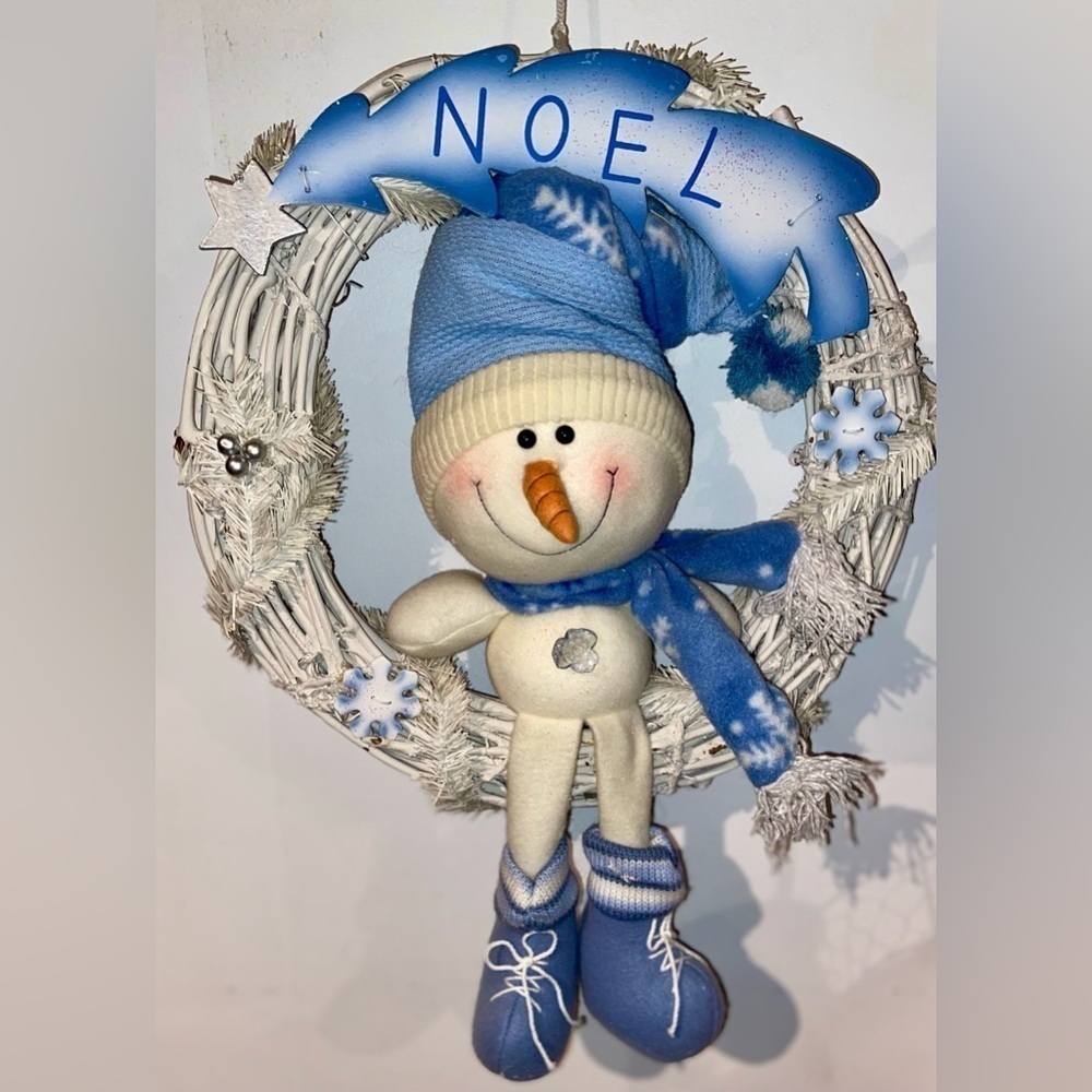 3/75$ Christmas white&blue wicker Door Wreath with‎ Stuffed SnowMan